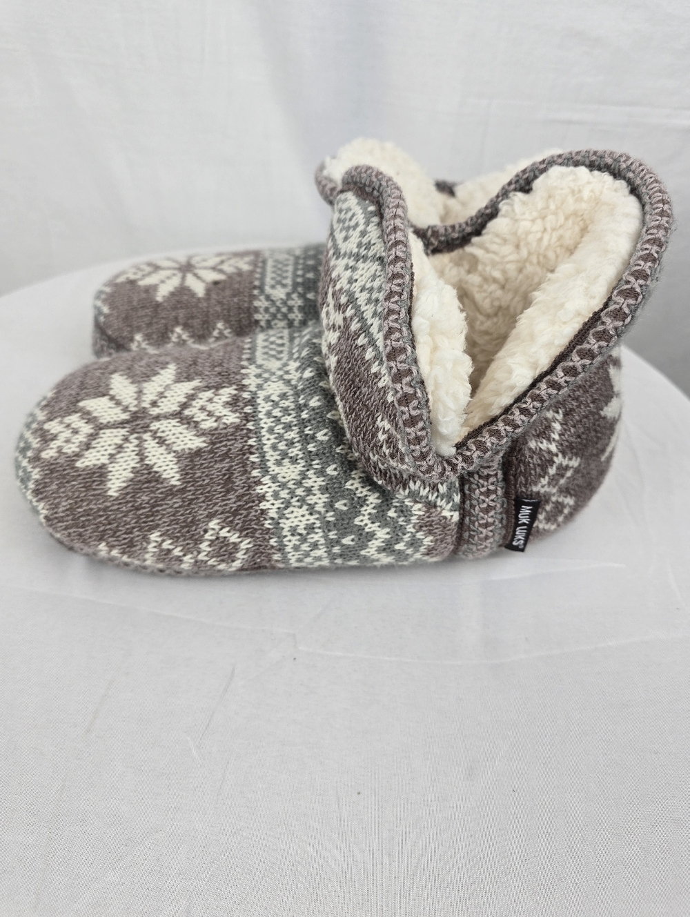 Muk Luks Slip On Warm Cozy House Shoes Sz M 7-8 - Picture 3 of 7